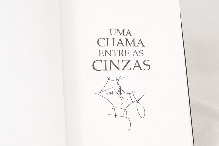 Foreign Editions - An Ember In The Ashes (Portuguese)