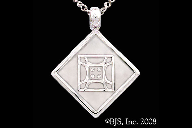 Jewelry - Aon Mai Pendant