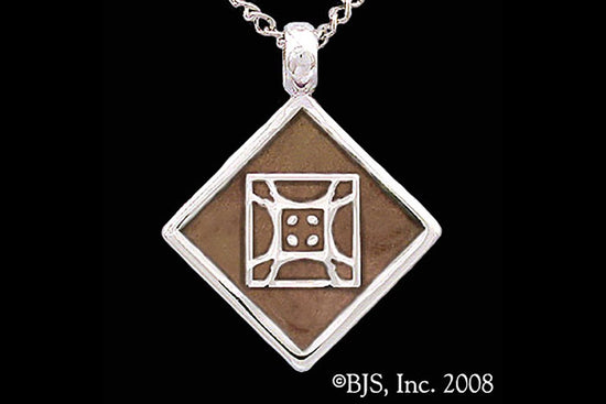 Jewelry - Aon Mai Pendant