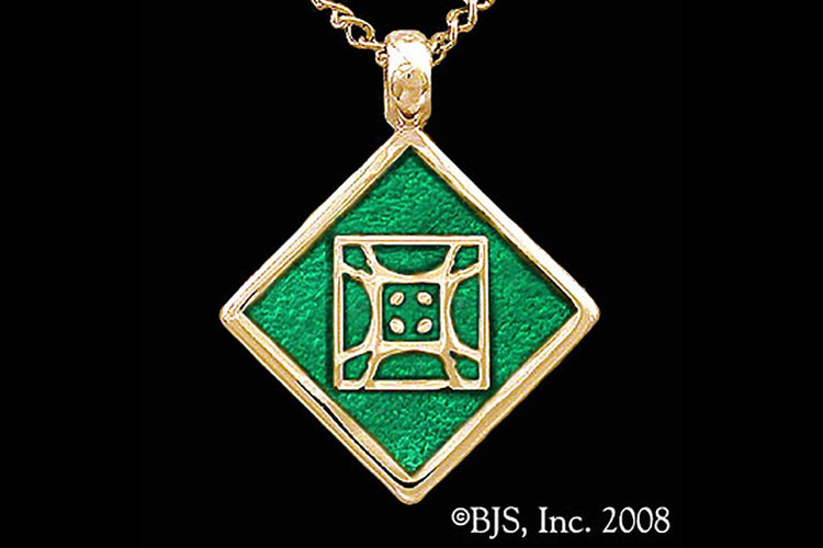 Jewelry - Aon Mai Pendant
