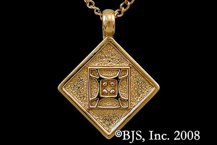 Jewelry - Aon Mai Pendant