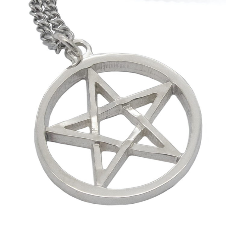 Elaine Mallory's Pentacle Necklace