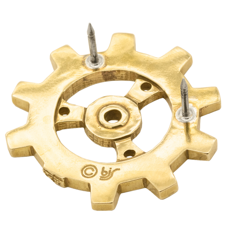 Auri's Brazen Gear Pin