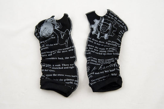 Apparel - Slow Regard Of Silent Things Writing Gloves